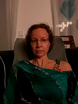 AnnikaRose online show from 12, 11, 2025