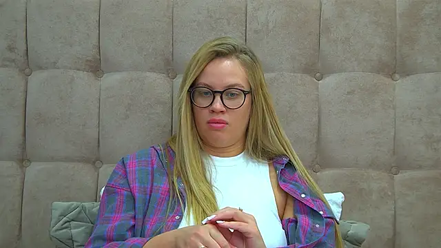 MariaNeumann online show from 17, 1, 2025