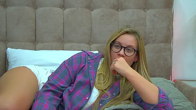 MariaNeumann online show from 18, 1, 2025