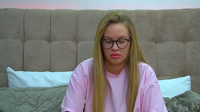 MariaNeumann online show from 18, 1, 2025