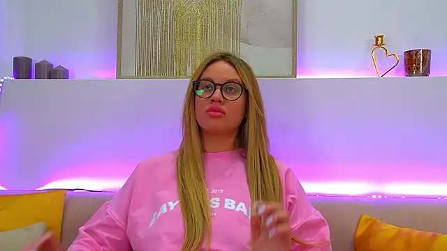 MariaNeumann online show from 9, 2, 2025