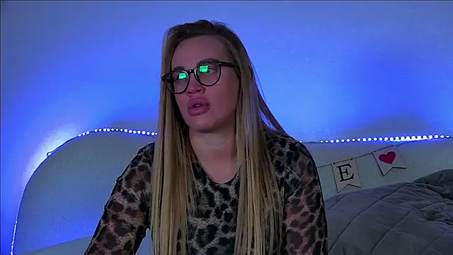 MariaNeumann online show from 11, 2, 2025