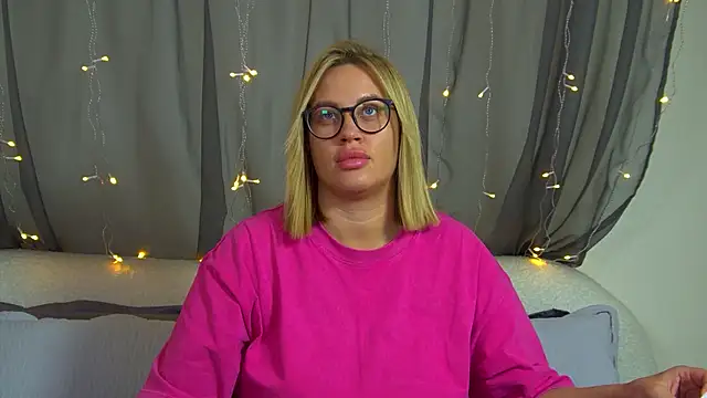 MariaNeumann online show from 23, 11, 2025