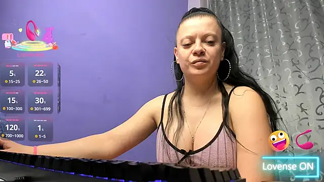 Snapshot of AdriannaLily chatting on 8, 5, 2026 AdriannaLily online show from 8, 5, 2026