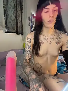 Snapshot of giuli_zerozero chatting on 4, 5, 2026 giuli zerozero online show from 4, 5, 2026