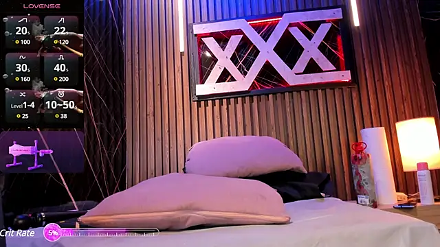 Kloe Suarez  online show from 14, 2, 2025