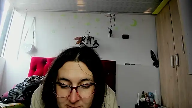 Snapshot of Sweet-Suck69 chatting on 5, 1, 2025 Sweet-Suck69 online show from 5, 1, 2025