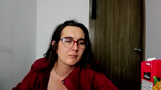 Snapshot of Sweet-Suck69 chatting on 24, 2, 2025 Sweet-Suck69 online show from 24, 2, 2025