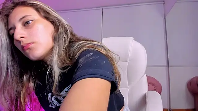 Snapshot of Giia_paiige18 chatting on 12, 2, 2025 Giia paiige18 online show from 12, 2, 2025