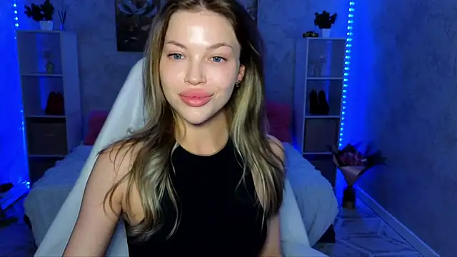 Snapshot of EmmyMills chatting on 19, 6, 2026 EmmyMills online show from 19, 6, 2026