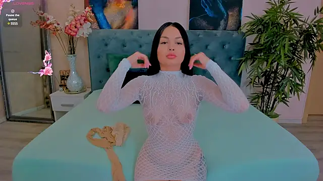 Snapshot of MichelleReys chatting on 6, 2, 2025 MichelleReys online show from 6, 2, 2025