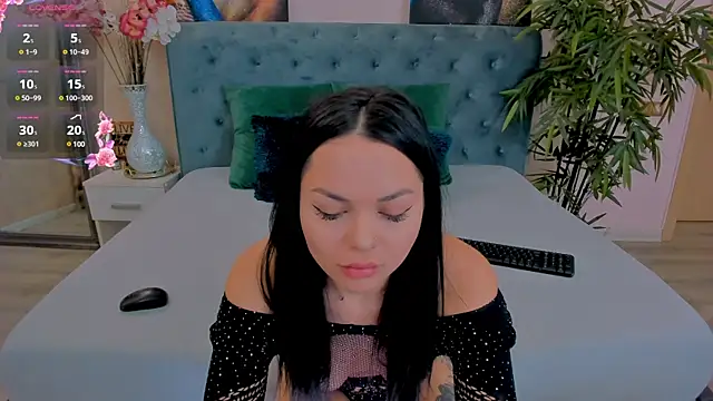 Snapshot of MichelleReys chatting on 13, 2, 2025 MichelleReys online show from 13, 2, 2025