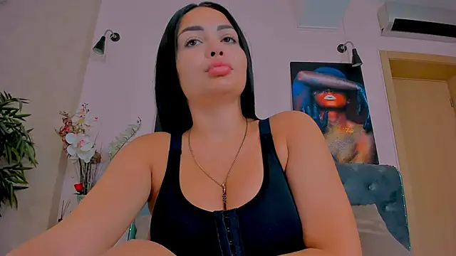 Snapshot of MichelleReys chatting on 14, 9, 2025 MichelleReys online show from 14, 9, 2025