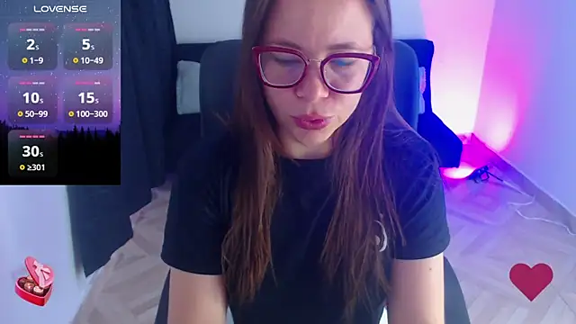 SharonR1 online show from 4, 4, 2026