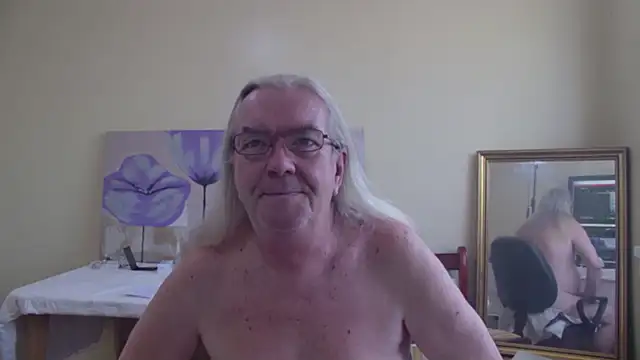 Snapshot of john_little_one1 chatting on 20, 4, 2026 john little one1 online show from 20, 4, 2026