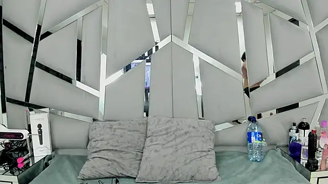 Catherinee69 x online show from 12, 2, 2025