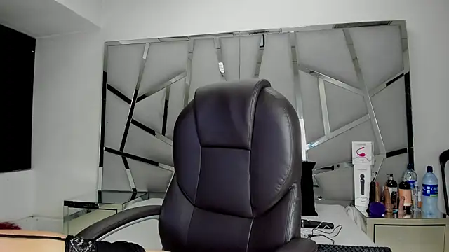 Catherinee69 x online show from 4, 2, 2026