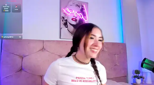 Snapshot of lunar_leen chatting on 20, 2, 2025 lunar leen online show from 20, 2, 2025
