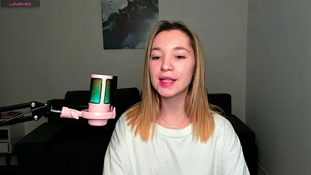 MiaThaine online show from 22, 12, 2024