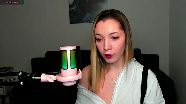 MiaThaine online show from 29, 12, 2024