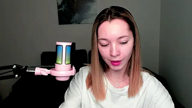 MiaThaine online show from 13, 1, 2025