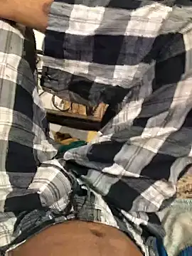 Snapshot of Zeuhorny chatting on 10, 9, 2025 Zeuhorny online show from 10, 9, 2025