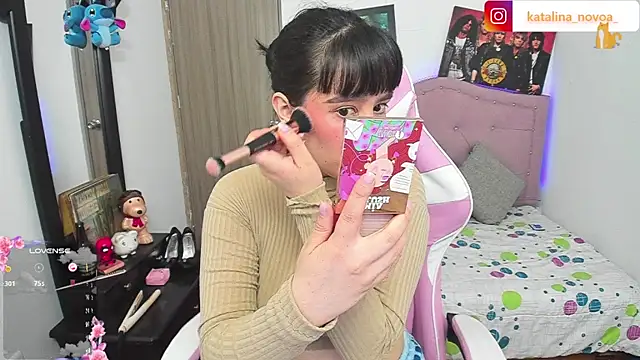 Katalina novoa online show from 3, 2, 2026