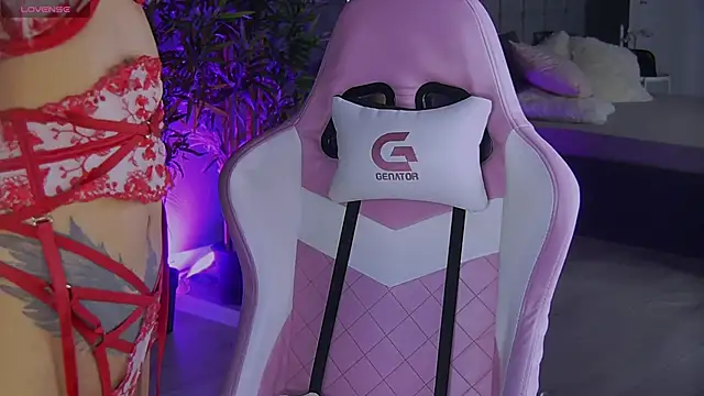 Snapshot of shayblonde chatting on 25, 12, 2024 shayblonde online show from 25, 12, 2024