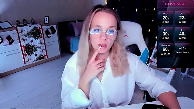 Snapshot of SherillBrill chatting on 28, 12, 2024 SherillBrill online show from 28, 12, 2024
