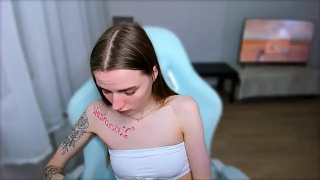 Snapshot of StellaLawless chatting on 1, 2, 2025 StellaLawless online show from 1, 2, 2025