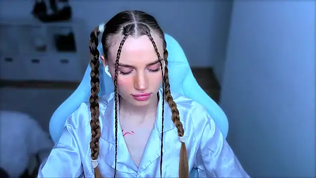 Snapshot of StellaLawless chatting on 8, 10, 2025 StellaLawless online show from 8, 10, 2025