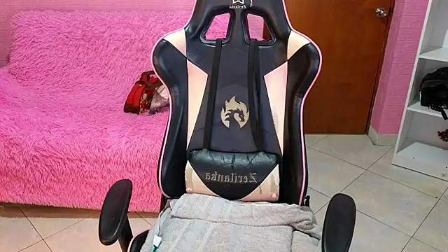 keity moon online show from 7, 4, 2026