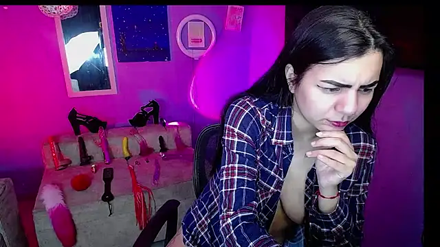 IsisRouse online show from 22, 10, 2025