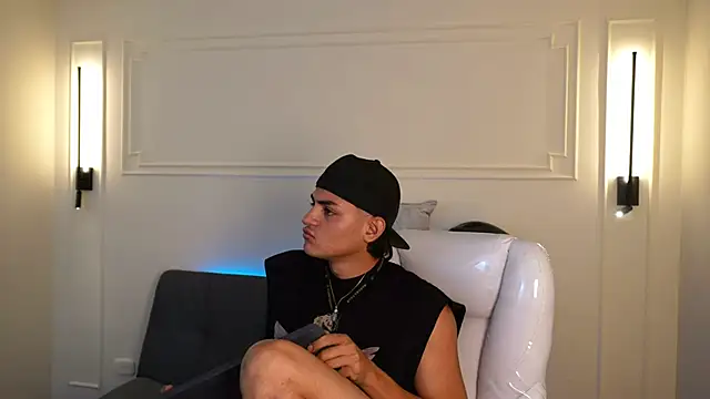 Snapshot of Paradise_boy_s chatting on 16, 1, 2025 Paradise boy s online show from 16, 1, 2025