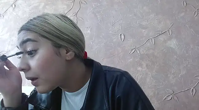 Miabonnett  online show from 20, 1, 2025