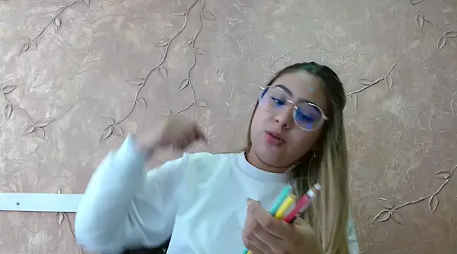 Miabonnett  online show from 8, 3, 2025