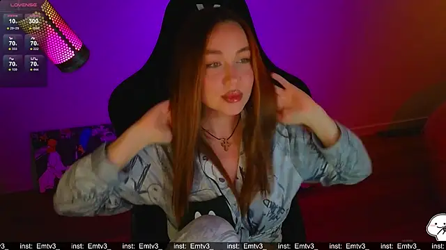 Snapshot of Emili1- chatting on 4, 5, 2026 Emili1- online show from 4, 5, 2026
