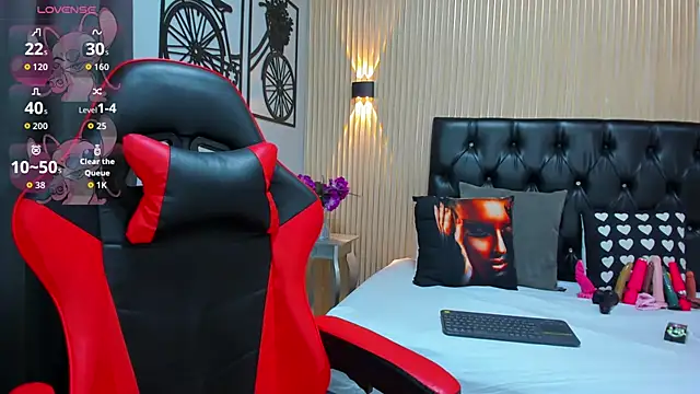 Fernanda Big Boobs online show from 24, 7, 2026