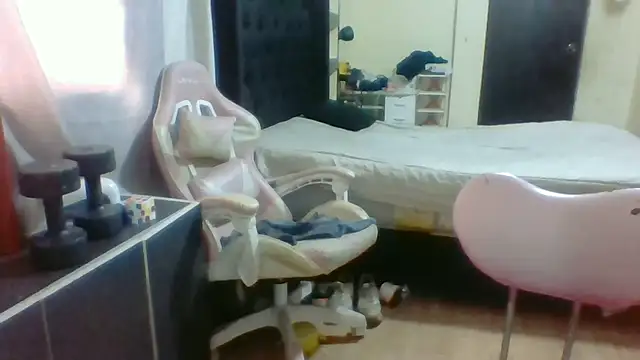 Jennxdolls online show from 13, 2, 2025