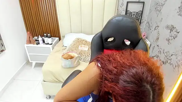 MADISON ROWAN1 online show from 25, 10, 2025