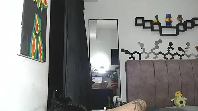 Liza Thurner online show from 5, 2, 2025