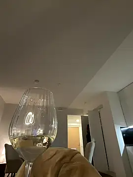 Black Dolll online show from 14, 12, 2025