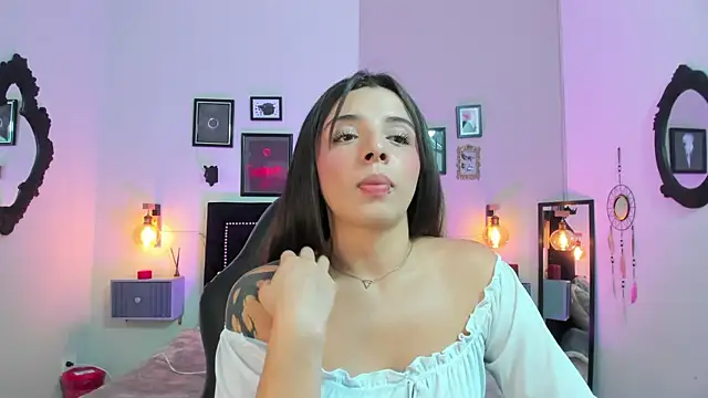 Charlotte  Benett online show from 14, 2, 2026