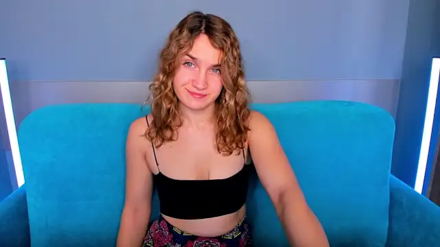 Snapshot of Milka_Blond chatting on 1, 2, 2025 Milka Blond online show from 1, 2, 2025