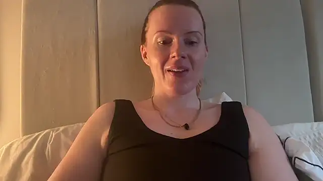 redheadrosie69 online show from 3, 10, 2025