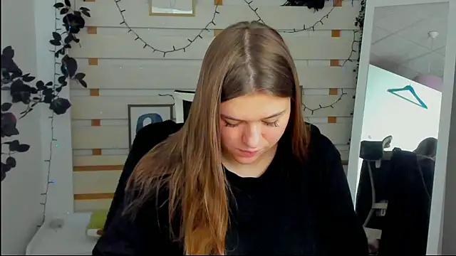 Josephine Kiss online show from 11, 4, 2026