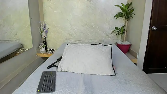 Snapshot of SussanMilf_ chatting on 24, 1, 2025 SussanMilf online show from 24, 1, 2025