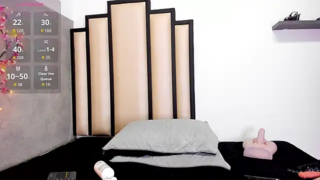 Snapshot of SussanMilf_ chatting on 17, 10, 2025 SussanMilf online show from 17, 10, 2025