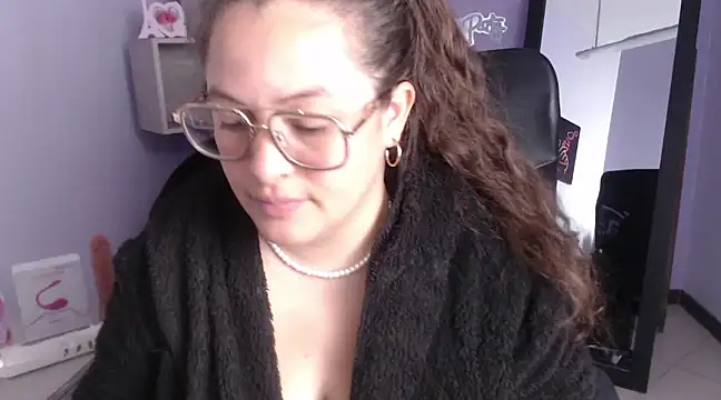 SaraThomso online show from 30, 12, 2024