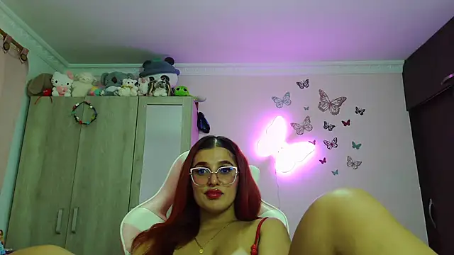 Snapshot of caroline_jonson chatting on 6, 7, 2026 caroline jonson online show from 6, 7, 2026